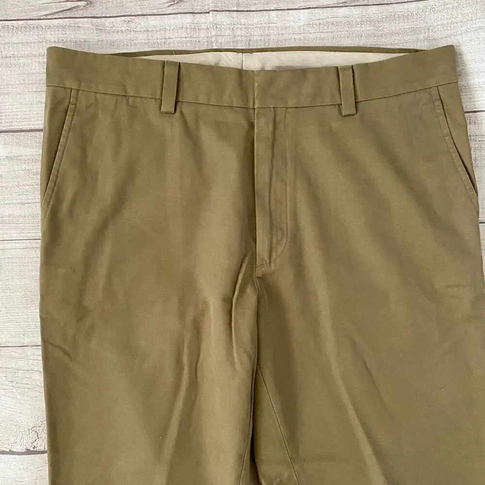 Banana republic men L/34 waist 100% cotton Aiden slim chino tan